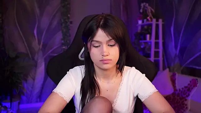 MonicaFarmer's Live XXX Chat