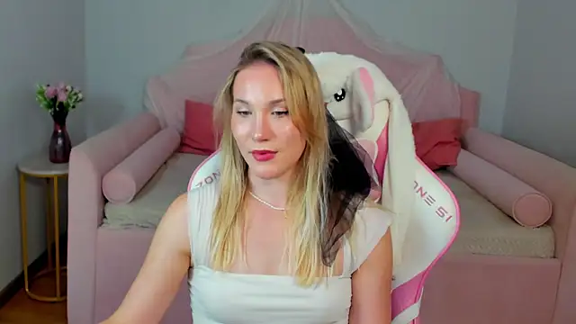 ElaraVoltage – Live XXX-chat