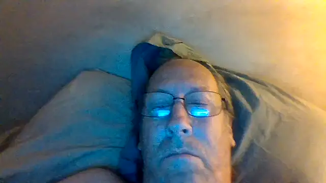הופעת וובקאם של hornyrich69