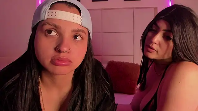 Agatha_Atenea11 élő XXX-chatje