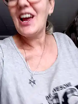 irinamaux Chat XXX live
