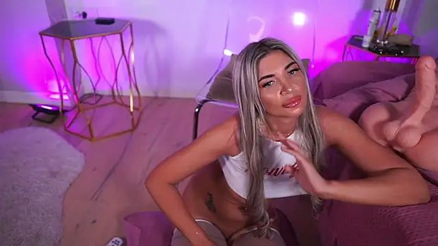 SnowyElsaa Chat XXX live