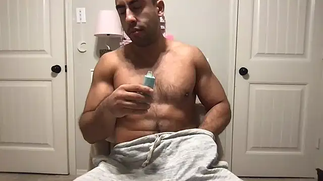 BigGuyMuscleのライブXXXチャット