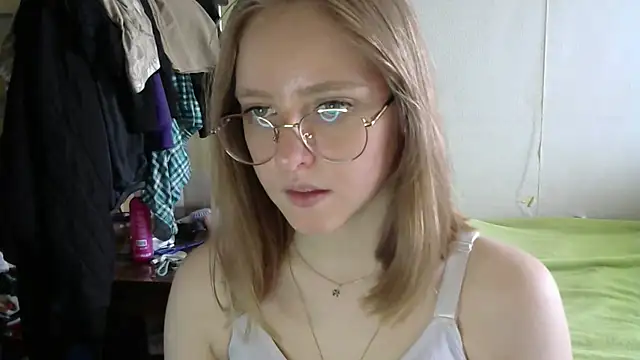 WinifredLunney live XXX chat