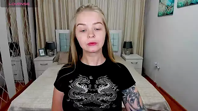 SirenaDoll: απευθείας συνομιλία ΧΧΧ