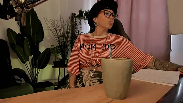NeoGeisha: онлайн-секс-чат