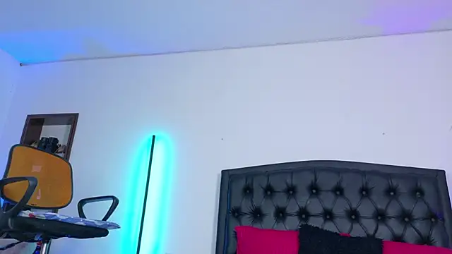 Scarlet_Hiit: απευθείας συνομιλία ΧΧΧ