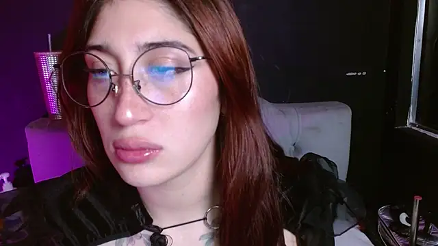 Red-moon1's Live XXX Chat