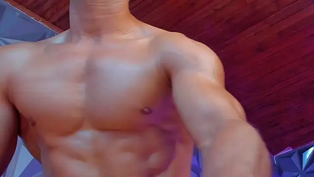 Adonys_Lewis_ Adlı Modelin Canlı XXX Sohbeti