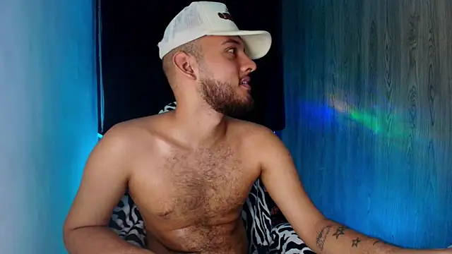 Sebolaz333 Adlı Modelin Canlı XXX Sohbeti