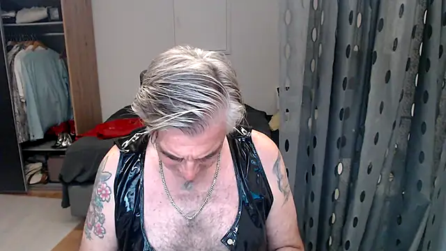 Budapest1958 Live XXX-Chat