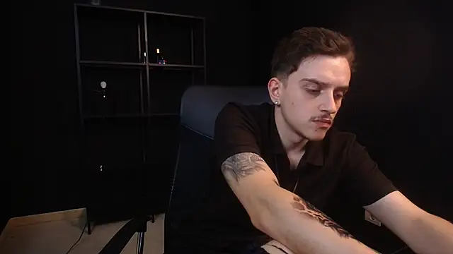 Онлайн чат XXX FelixStarkk