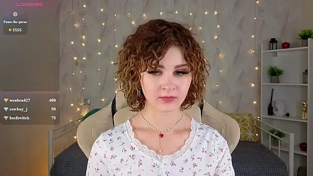 Kira__Fluffy's Live XXX Chat