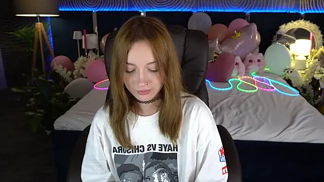 צ'אט XXX בשידור חי של LizzaMoonn
