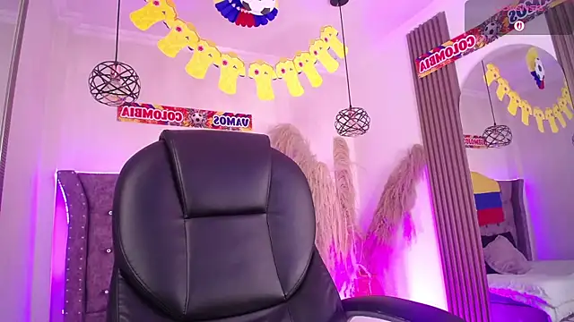 Amara_Davis1のライブXXXチャット