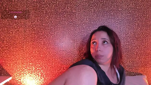 צ'אט XXX בשידור חי של Apartment28