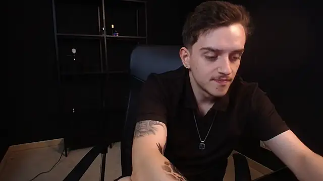 FelixStarkk Chat XXX in diretta