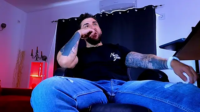 Živý XXX chat MightyAaron66