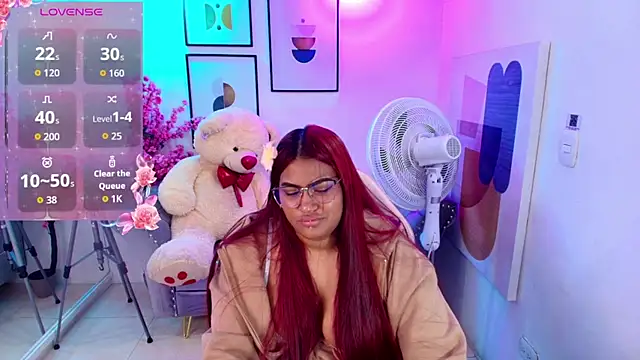 Chat XXX en directo de Charlotte_stoone
