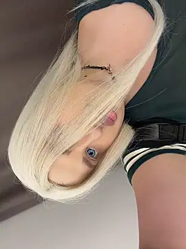 XXX chat uživo modela Eliaden