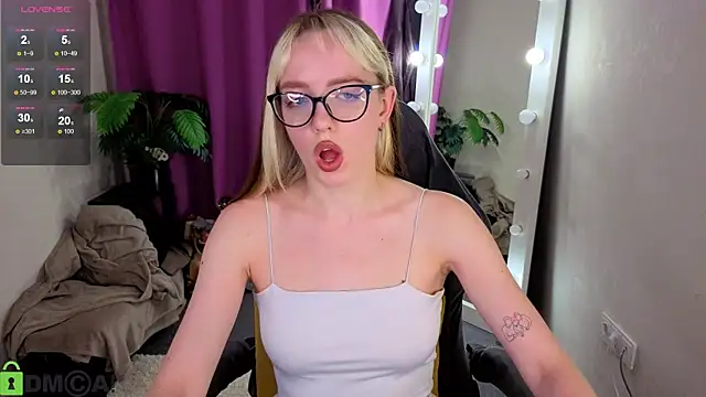 R0cket_bunny's Live XXX Chat
