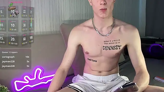 Travis_Gracile Live XXX-chat