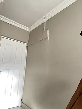 YellowHoneyDip's Live XXX Chat