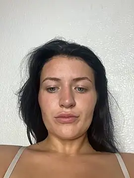 LolaReaX Adlı Modelin Canlı XXX Sohbeti