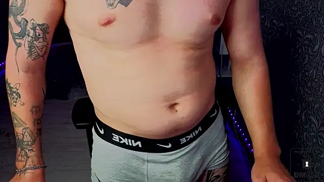 Karl_Night_ live XXX chat