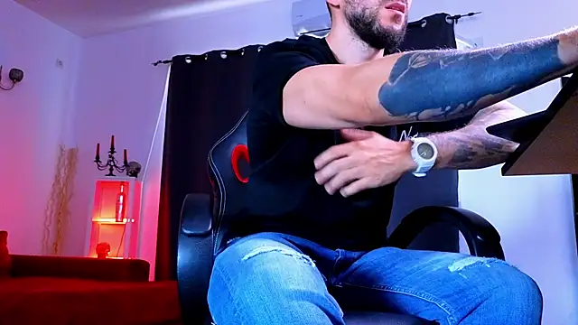 MightyAaron66 – Live XXX-chat