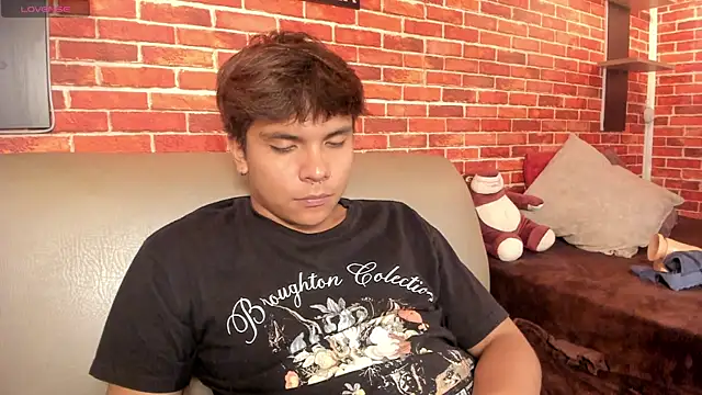 Thiago_Kozak Chat XXX live