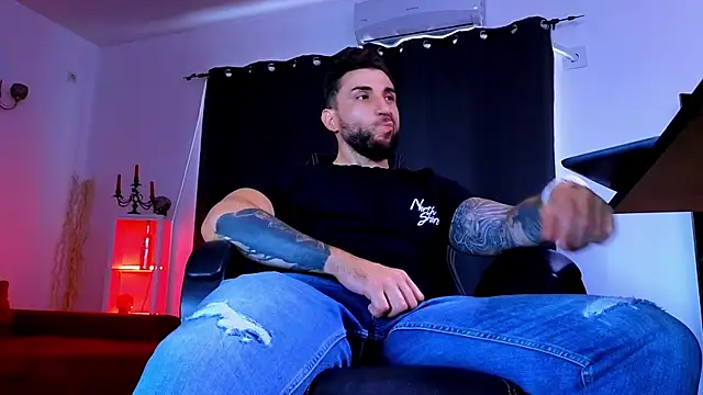 MightyAaron66 现场XXX聊天