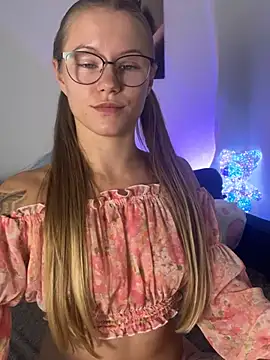 schwiegermamas_alptraum Show in webcam