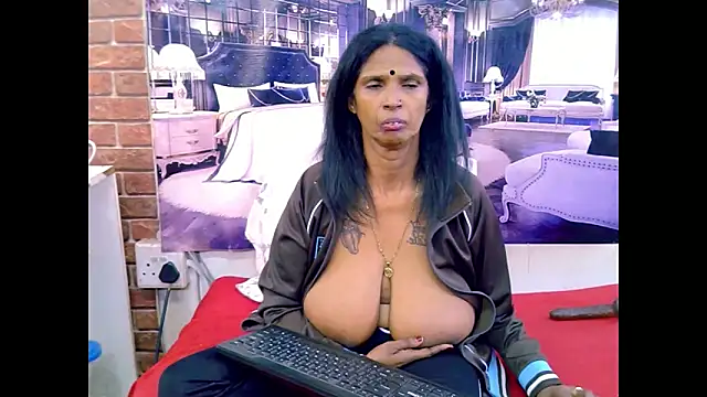 IndianVanya4u2u Chat XXX live