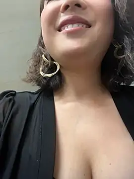 Lola666999 Adlı Modelin Canlı XXX Sohbeti