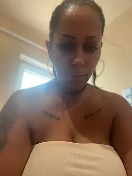 wildfarmbabe Live XXX-chat