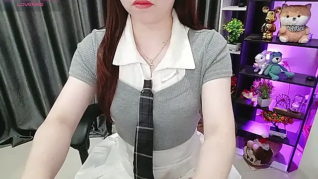 Yuki-yio Adlı Modelin Canlı XXX Sohbeti