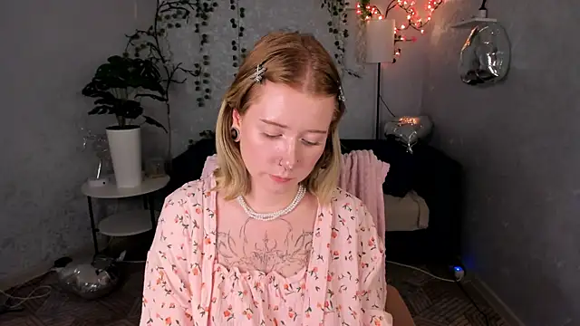 Elira_Vane's Live XXX Chat