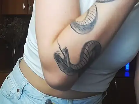 StrangerGi Adlı Modelin Canlı XXX Sohbeti