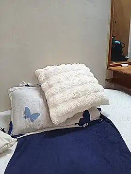 Tinnypussie 现场XXX聊天