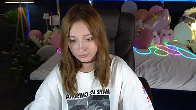LizzaMoonn 现场XXX聊天