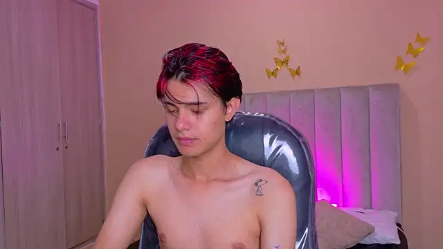 הופעת וובקאם של Derek_Sinn