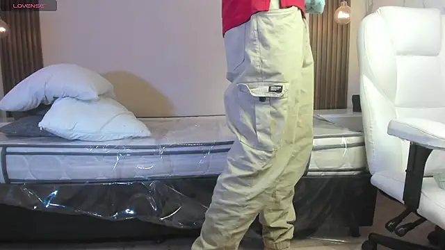 XXX chat uživo modela Max_saenz