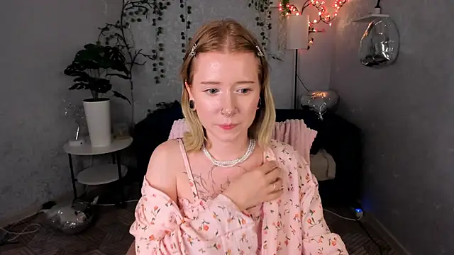XXX chat uživo modela Elira_Vane