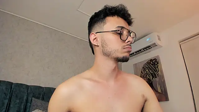 Czat XXX na żywo – Alhan_Twink