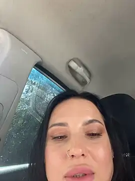 Roxana-Sexy 现场XXX聊天
