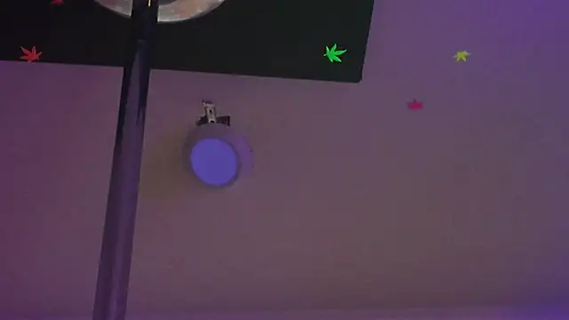 Triggerhappycj100 Adlı Modelin Canlı XXX Sohbeti