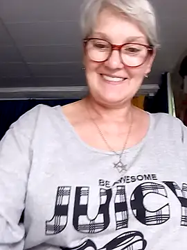 irinamaux Chat XXX live