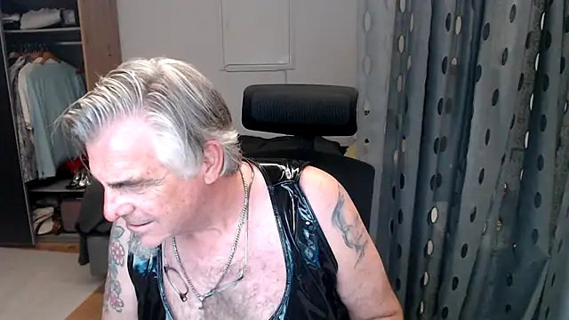Budapest1958 Live XXX-Chat