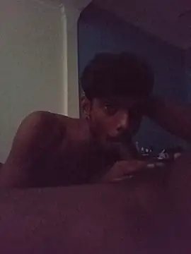 GullibleHumanity9 Show Webcam